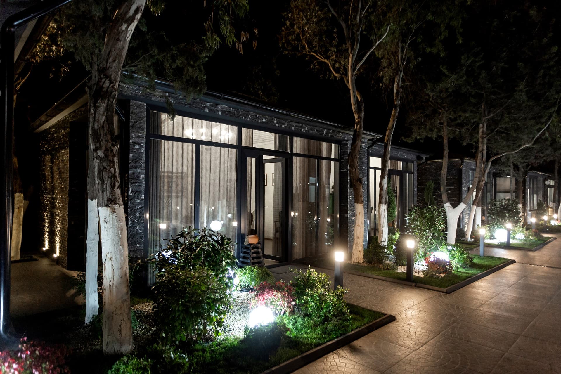 Outdoor Lighting Ideas for Pakistani Homes: Gardens, Gates & Pathways